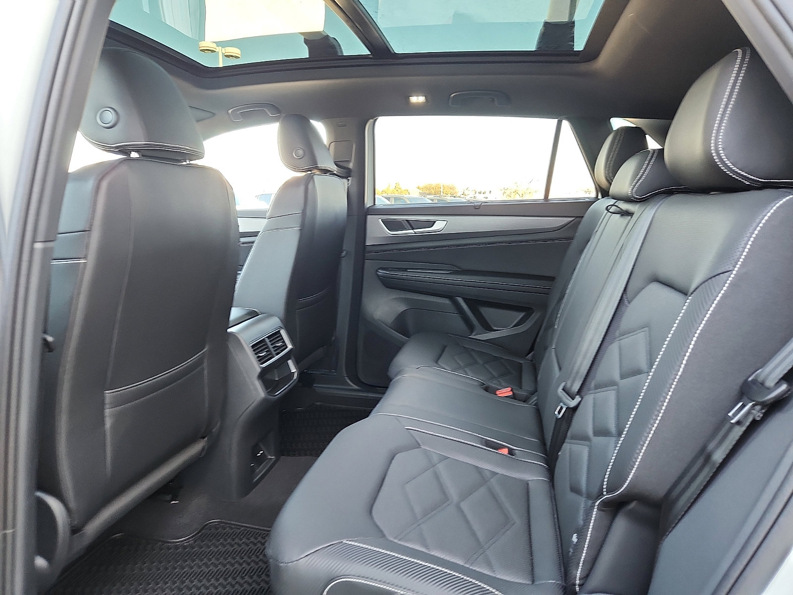 New 2026 Volkswagen Atlas Cross Sport SE image 12