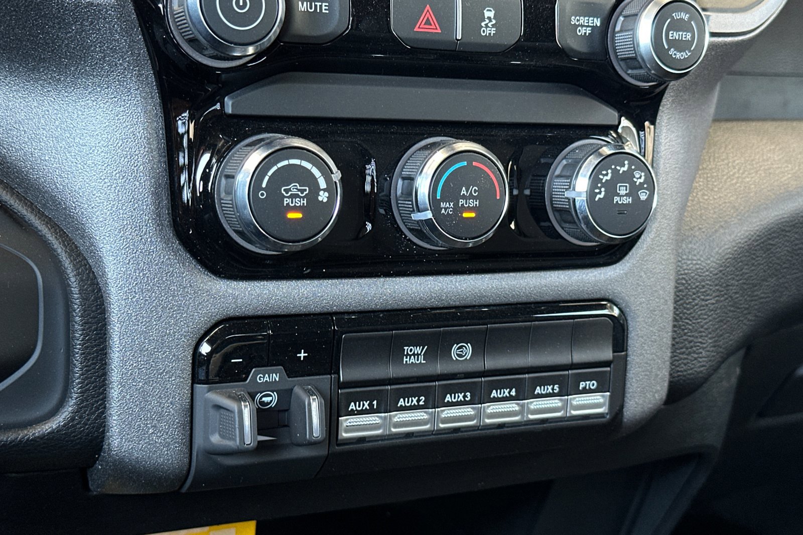 New 2025 RAM 5500 Tradesman image 17