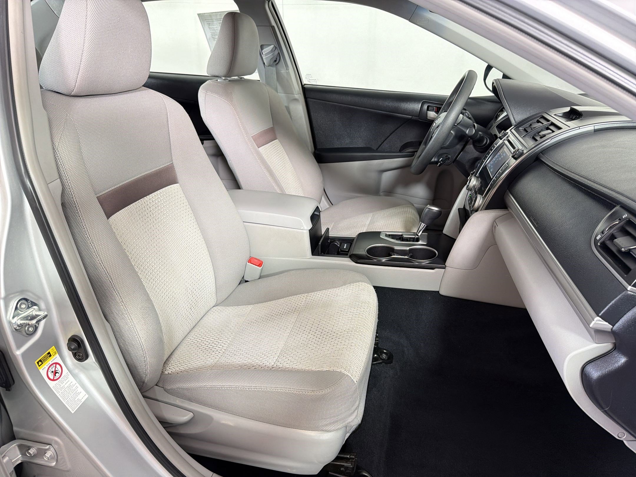Used 2012 Toyota Camry LE image 27