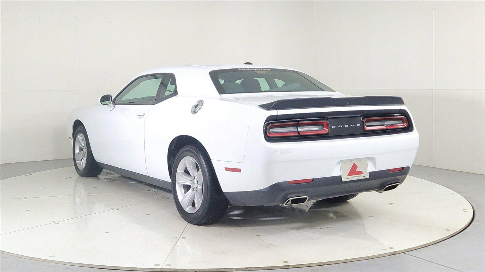 Used 2023 Dodge Challenger SXT image 5