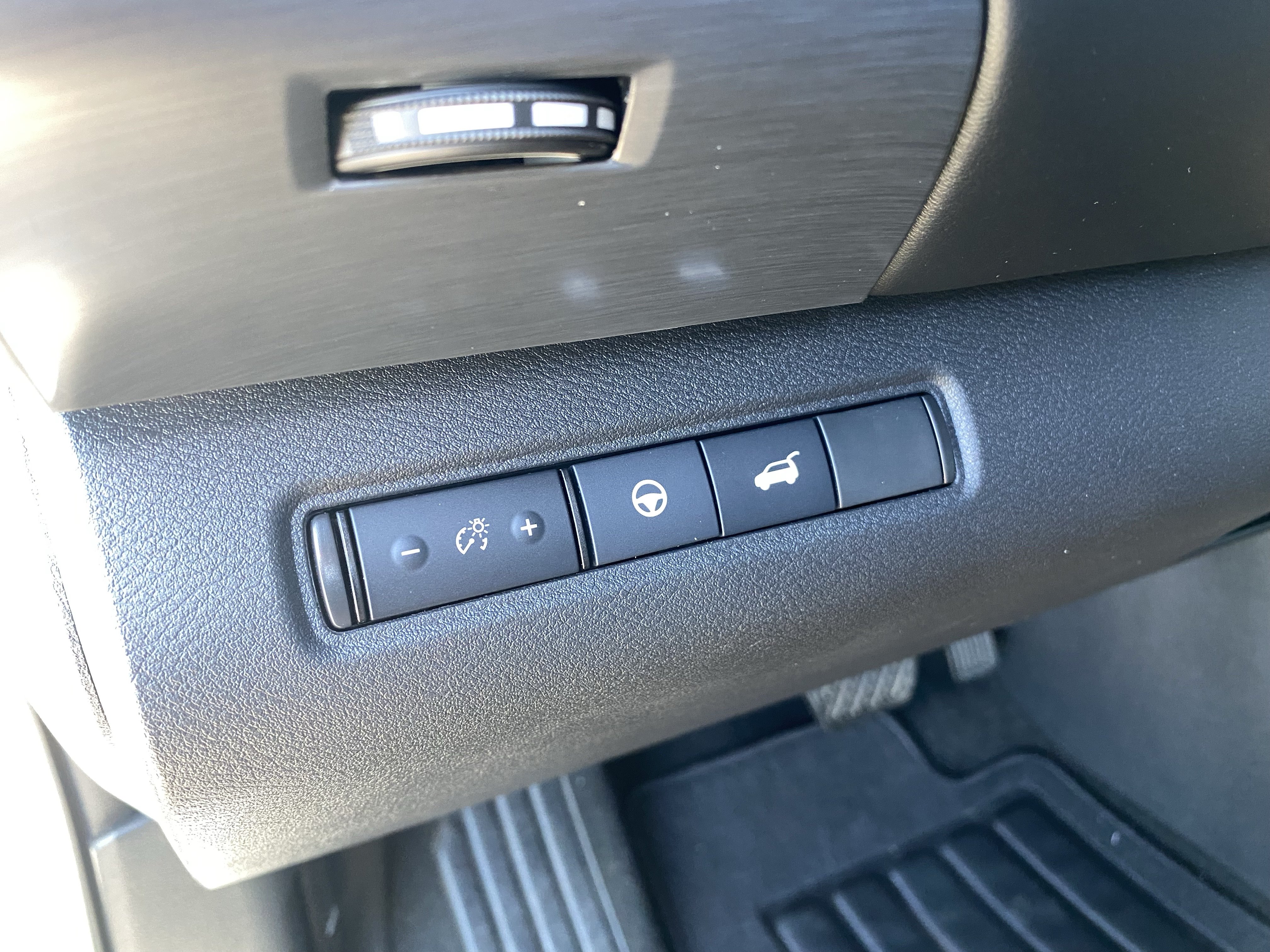 Used 2024 Nissan Pathfinder SL w/ SL Premium Package FWD image 23