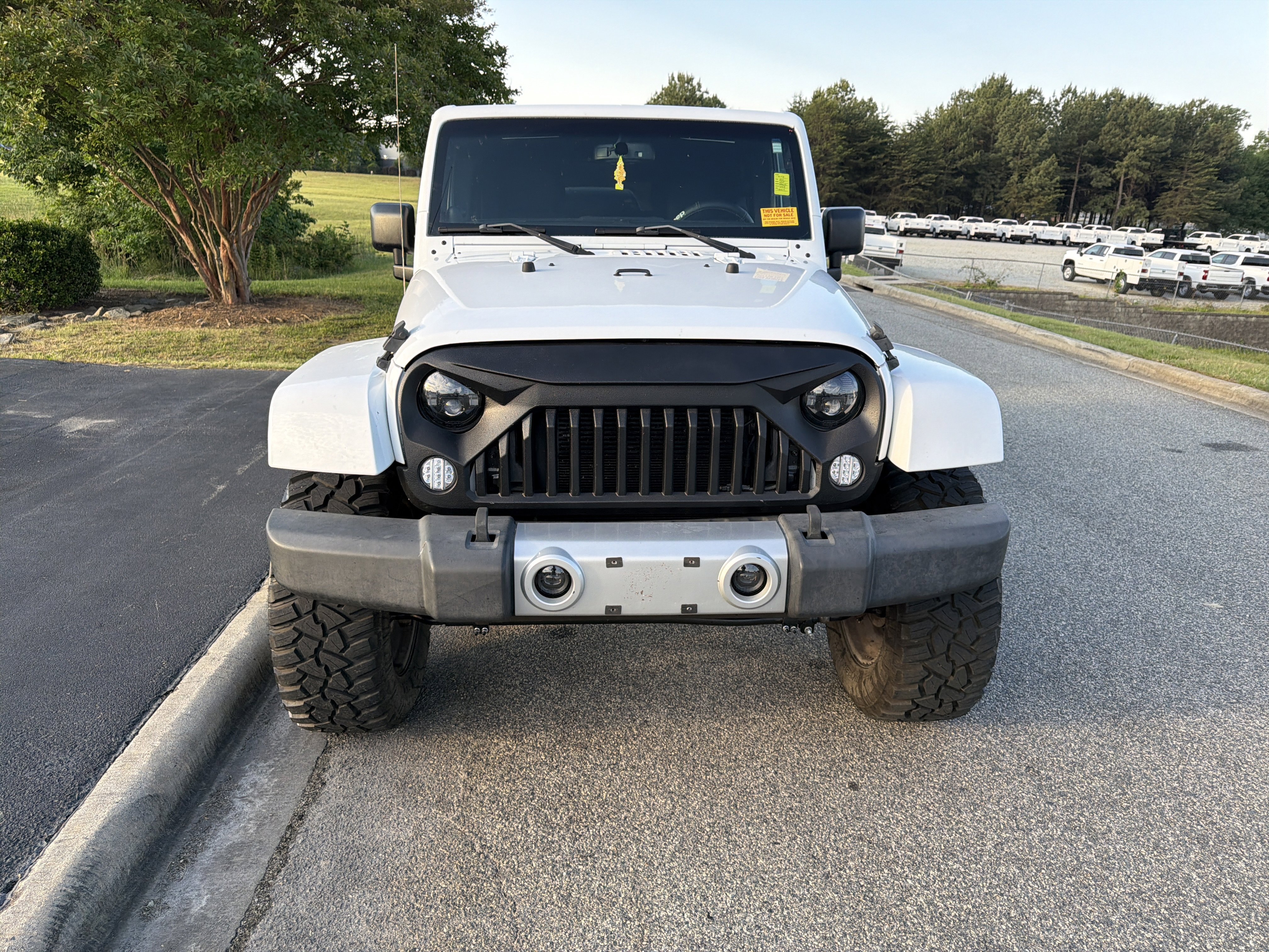 Used 2014 Jeep Wrangler Unlimited Sahara w/ Connectivity Group AWD/4WD image 3