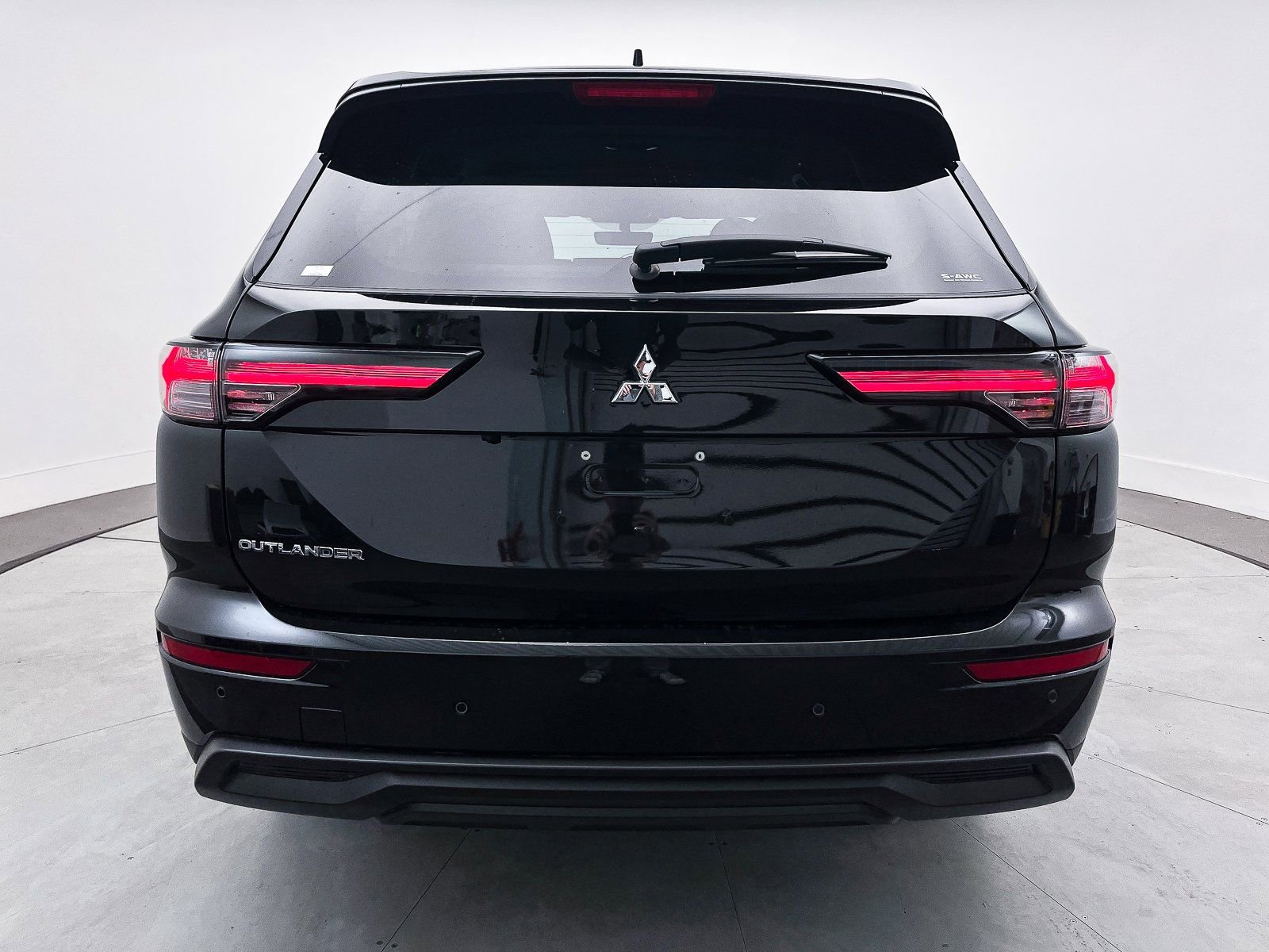 New 2025 Mitsubishi Outlander ES image 6