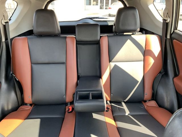 Used 2015 Toyota RAV4 Limited image 31