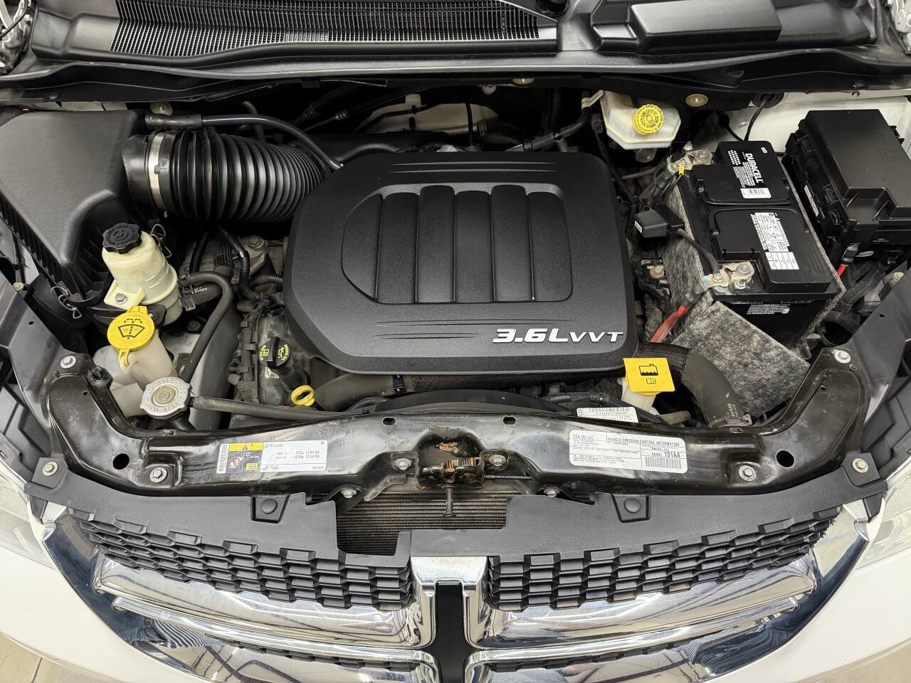 Used 2018 Dodge Grand Caravan SE FWD image 7