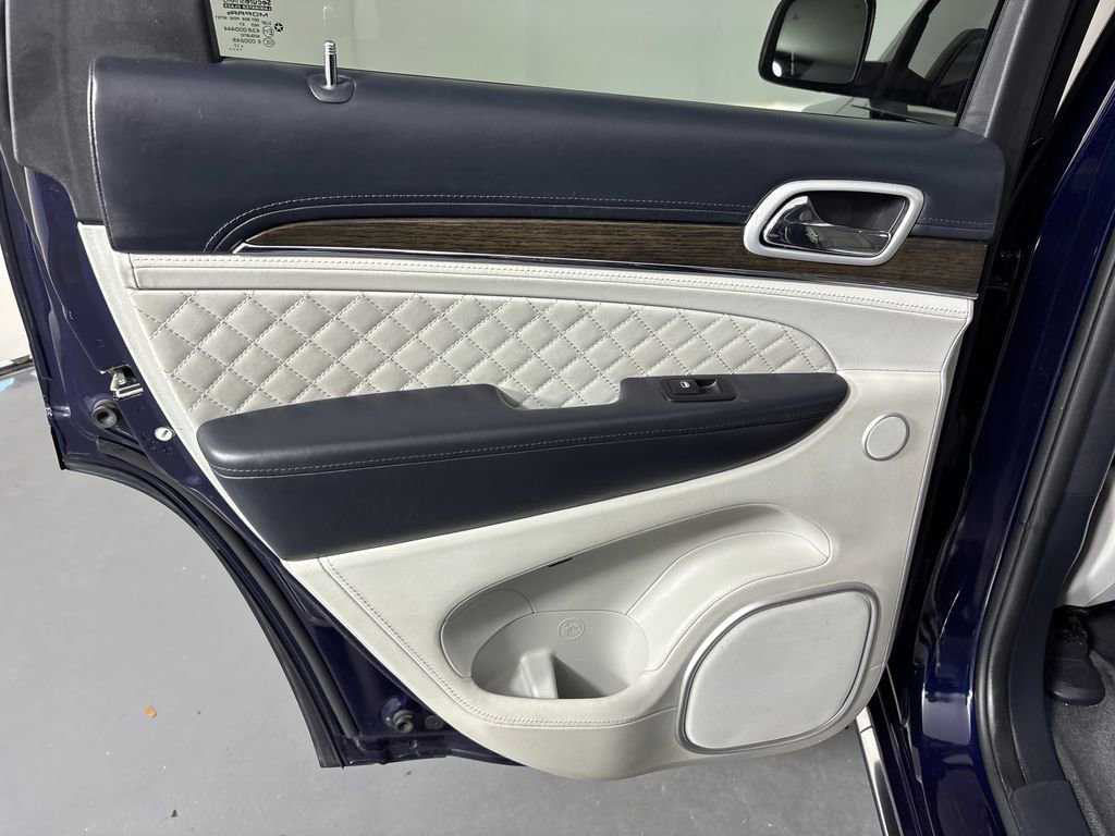 Used 2018 Jeep Grand Cherokee Summit image 33