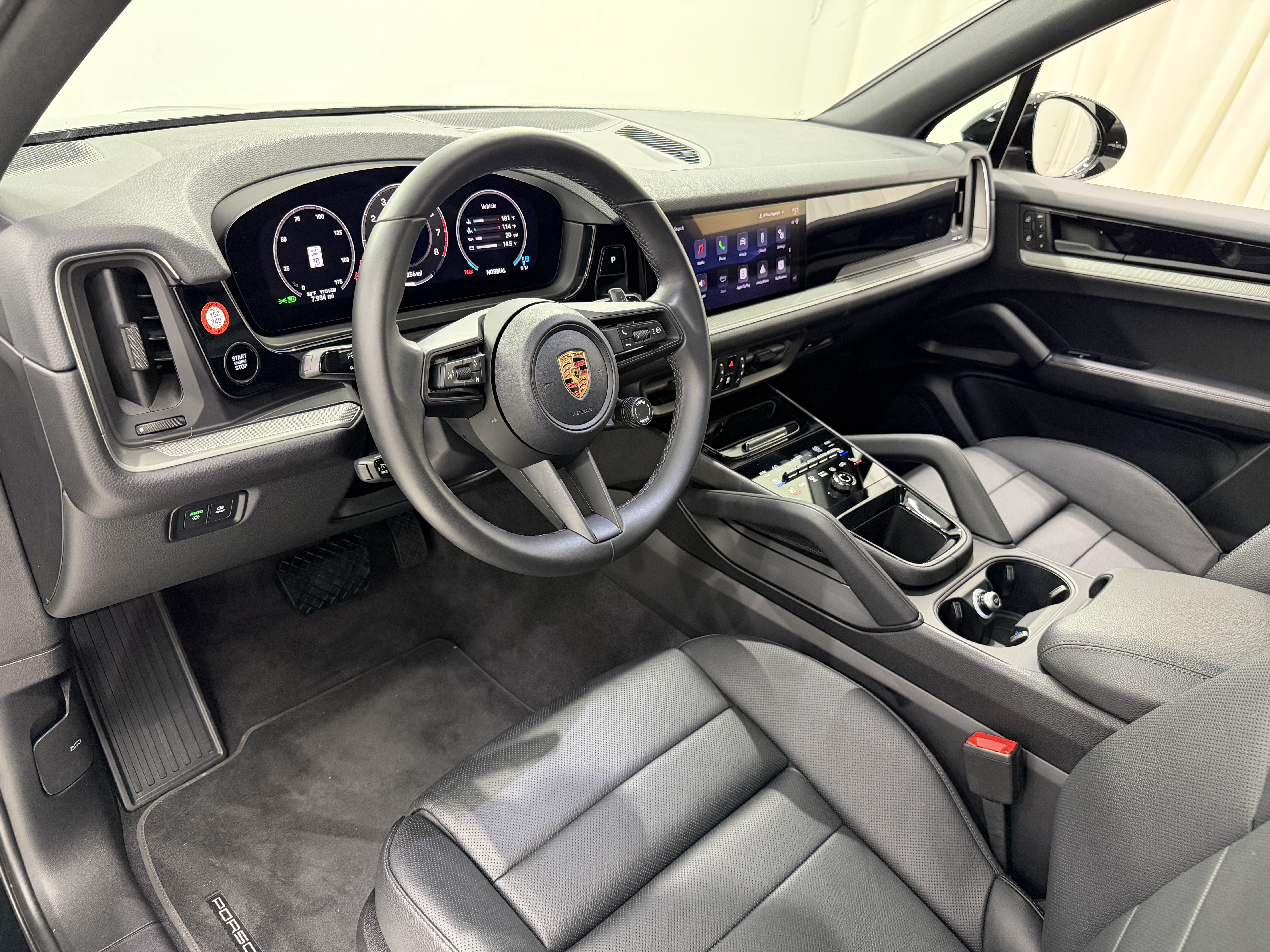 Certified 2026 Porsche Cayenne AWD/4WD image 26
