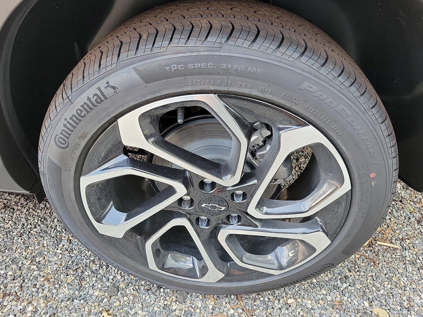 New 2026 Chevrolet Trax RS w/ Sunroof Package FWD image 4