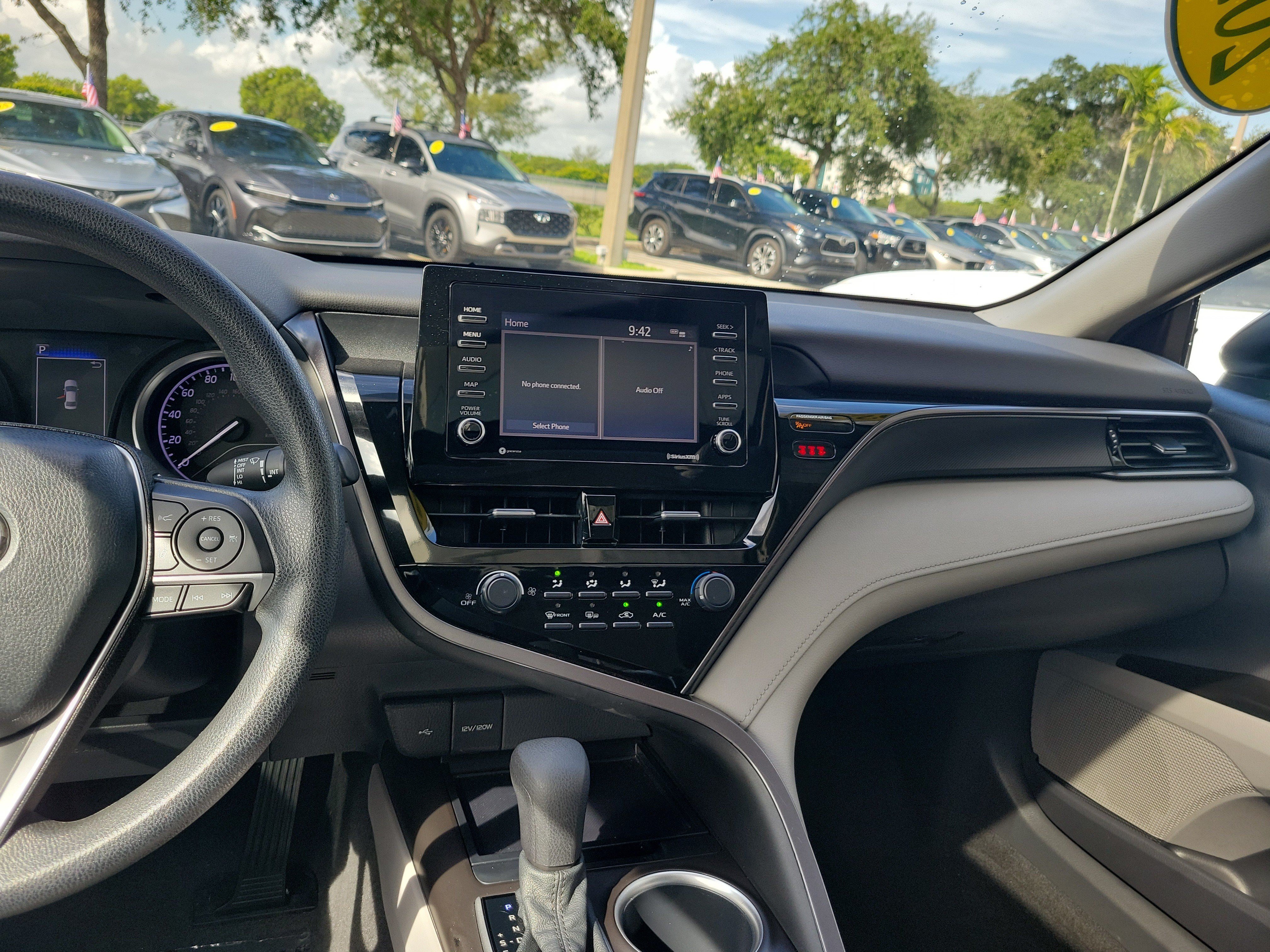 Used 2021 Toyota Camry LE w/ Convenience Package FWD image 17