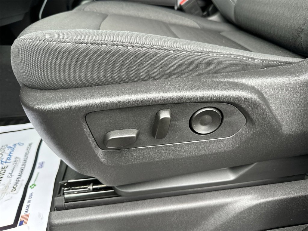 Used 2025 Chevrolet Silverado 1500 LT image 12