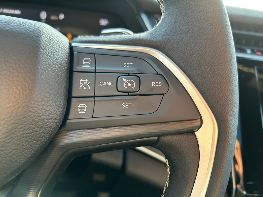 New 2025 Jeep Grand Cherokee L Altitude image 15