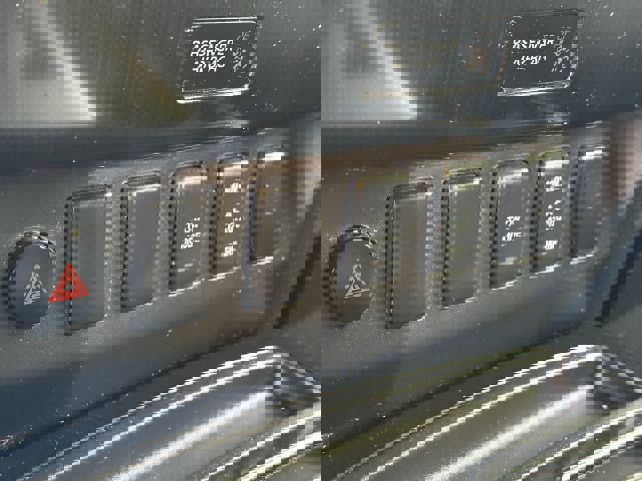 Used 2014 Nissan Titan SV w/ SV Value Truck Package image 21