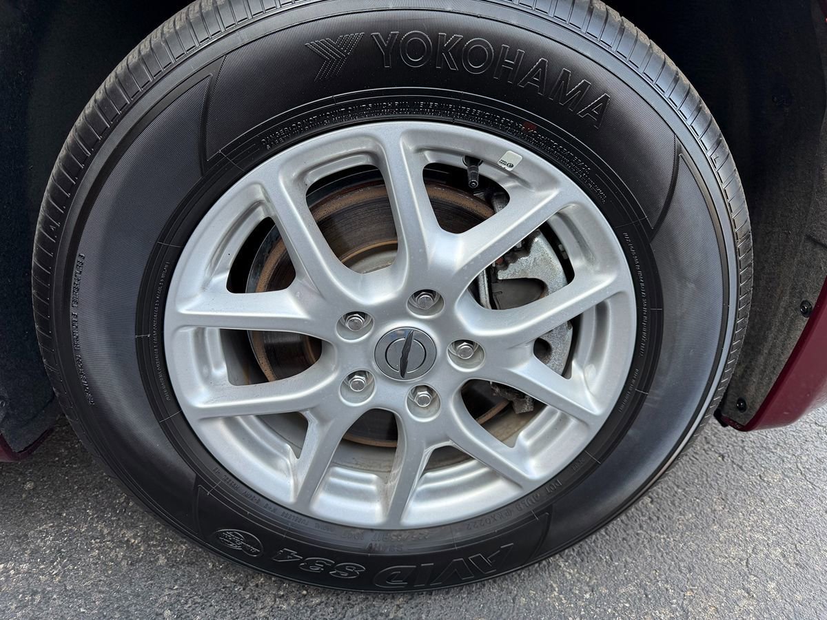 Used 2022 Chrysler Voyager LX FWD image 36