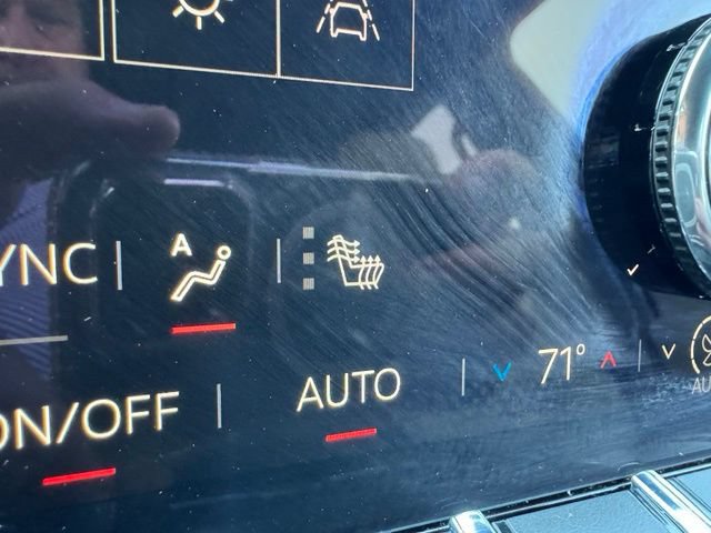 Used 2026 GMC Acadia Elevation w/ Elevation Premium Package FWD image 12