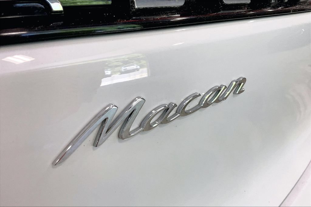 Used 2023 Porsche Macan AWD/4WD image 24