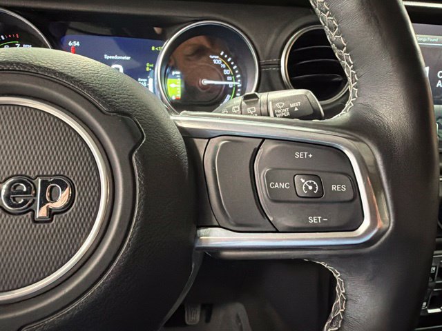 Used 2022 Jeep Wrangler Unlimited Sahara w/ Cold Weather Group AWD/4WD image 15