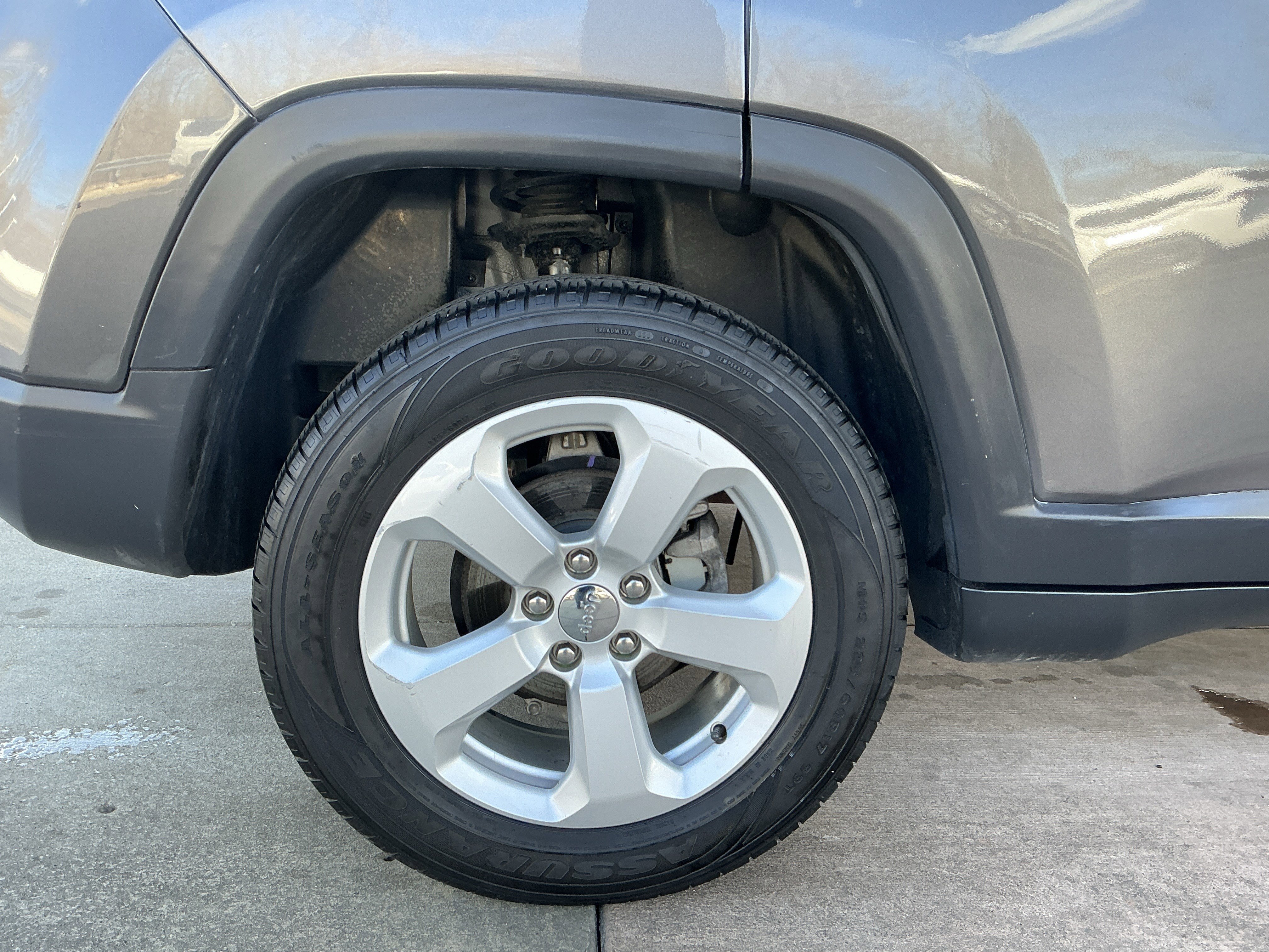 Used 2020 Jeep Compass Latitude w/ Cold Weather Group AWD/4WD image 28