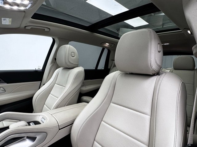 Used 2023 Mercedes-Benz GLS 450 4MATIC image 15