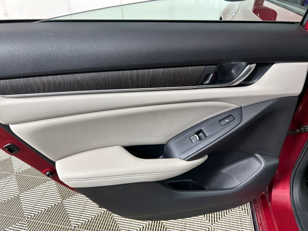 Used 2022 Honda Accord Touring image 14
