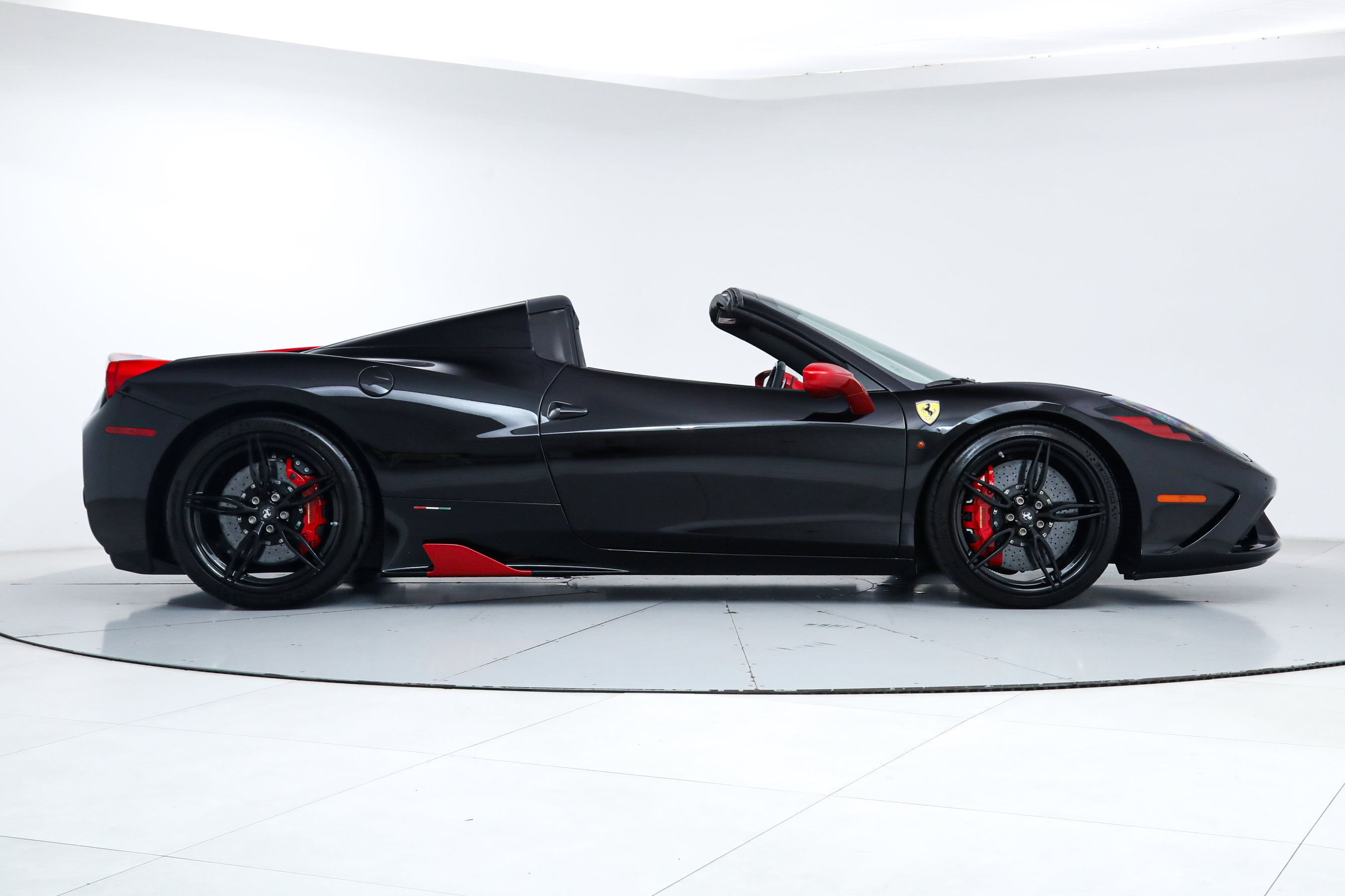 Certified 2015 Ferrari 458 Speciale A RWD image 10