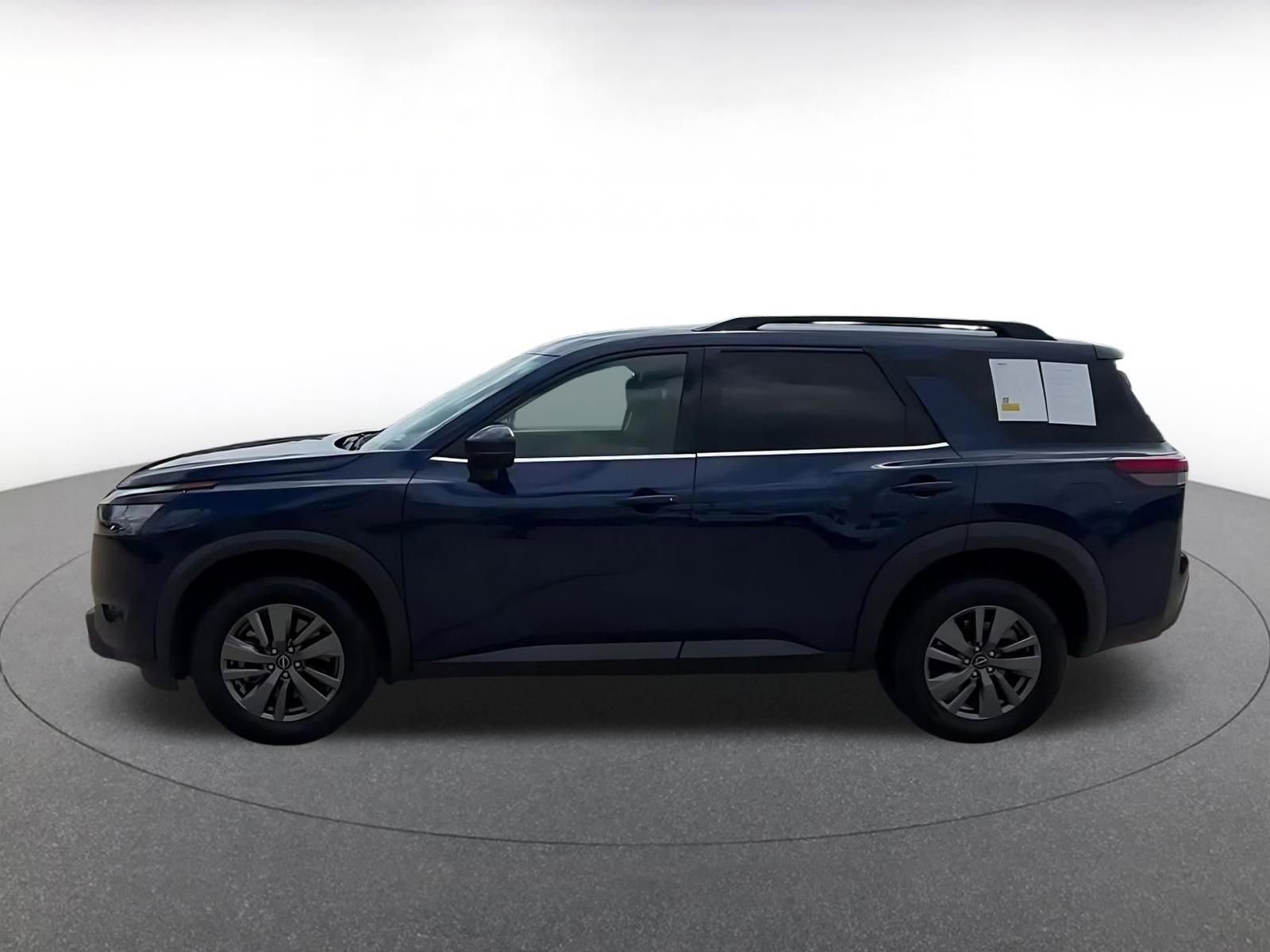 Used 2025 Nissan Pathfinder SV AWD/4WD image 9