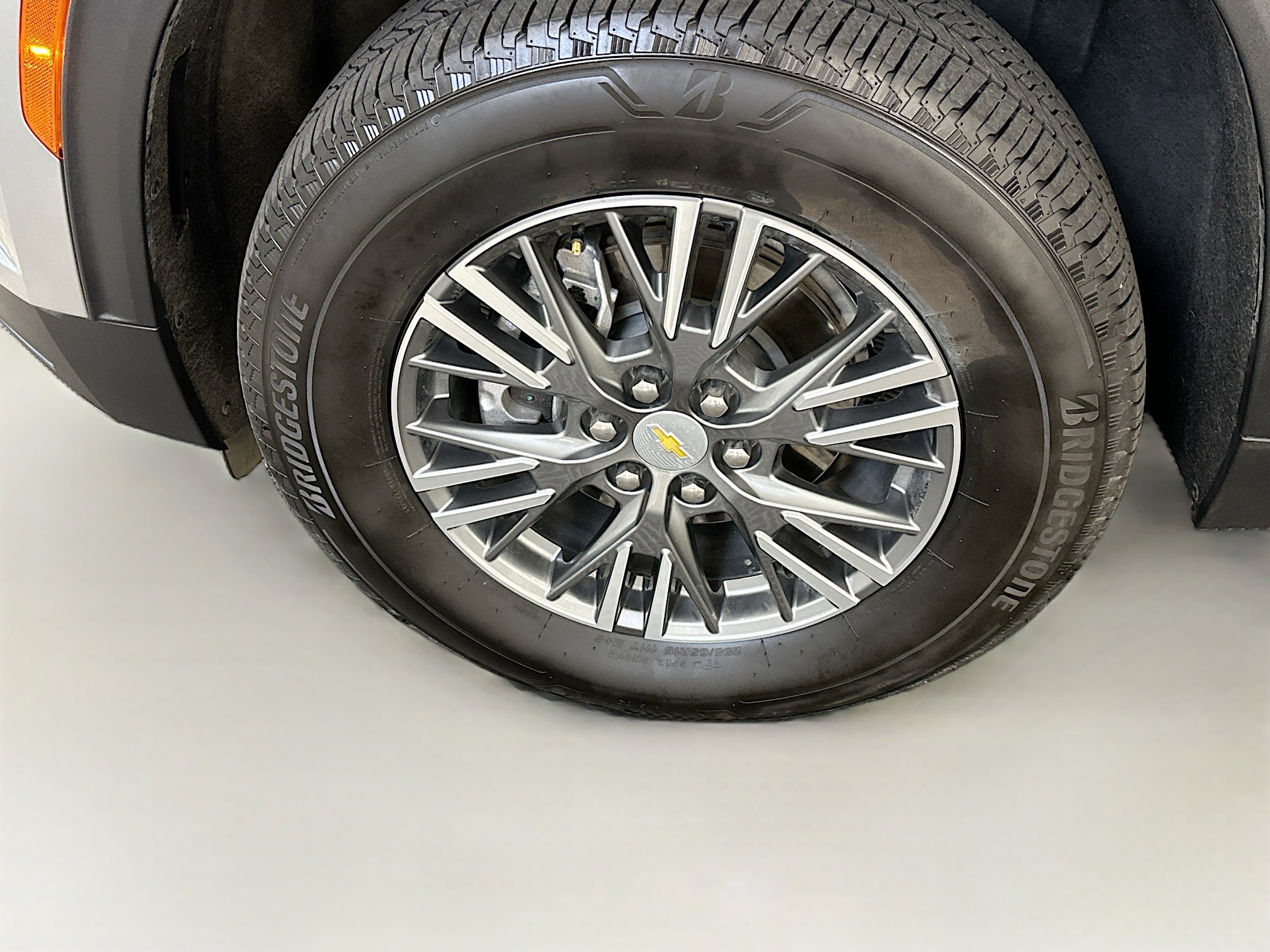 Used 2025 Chevrolet Traverse LT image 11