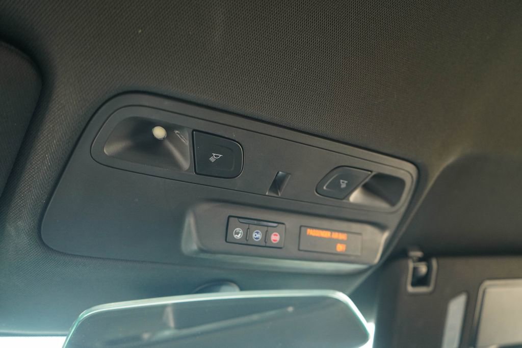 Used 2021 Chevrolet Camaro LT RWD image 12