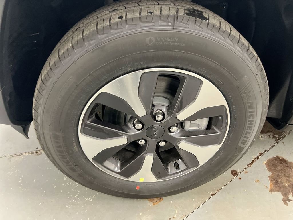 New 2025 Jeep Grand Cherokee Limited 4xe w/ Luxury Tech Group II image 24