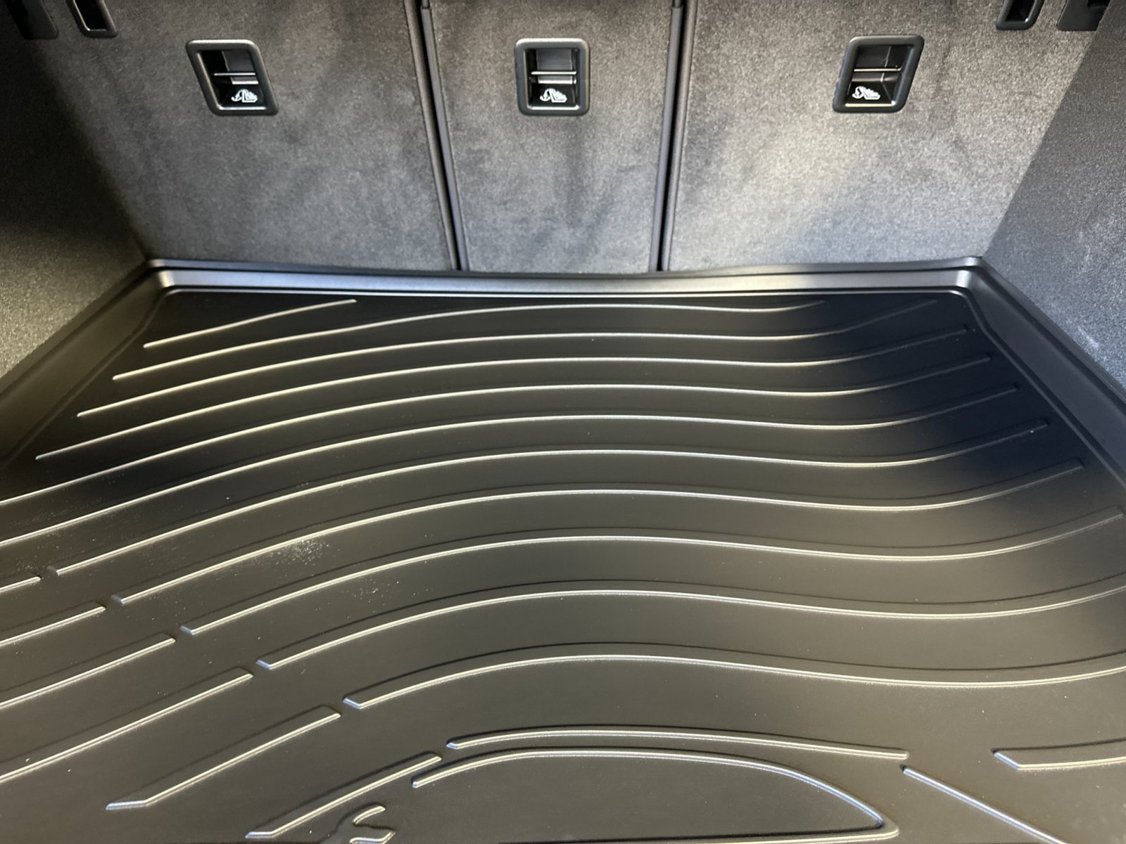 Certified 2026 Porsche Macan AWD/4WD image 17