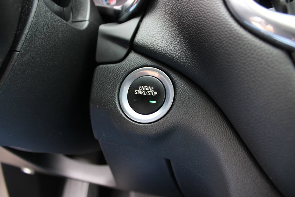 Used 2018 Chevrolet Equinox LT FWD image 17