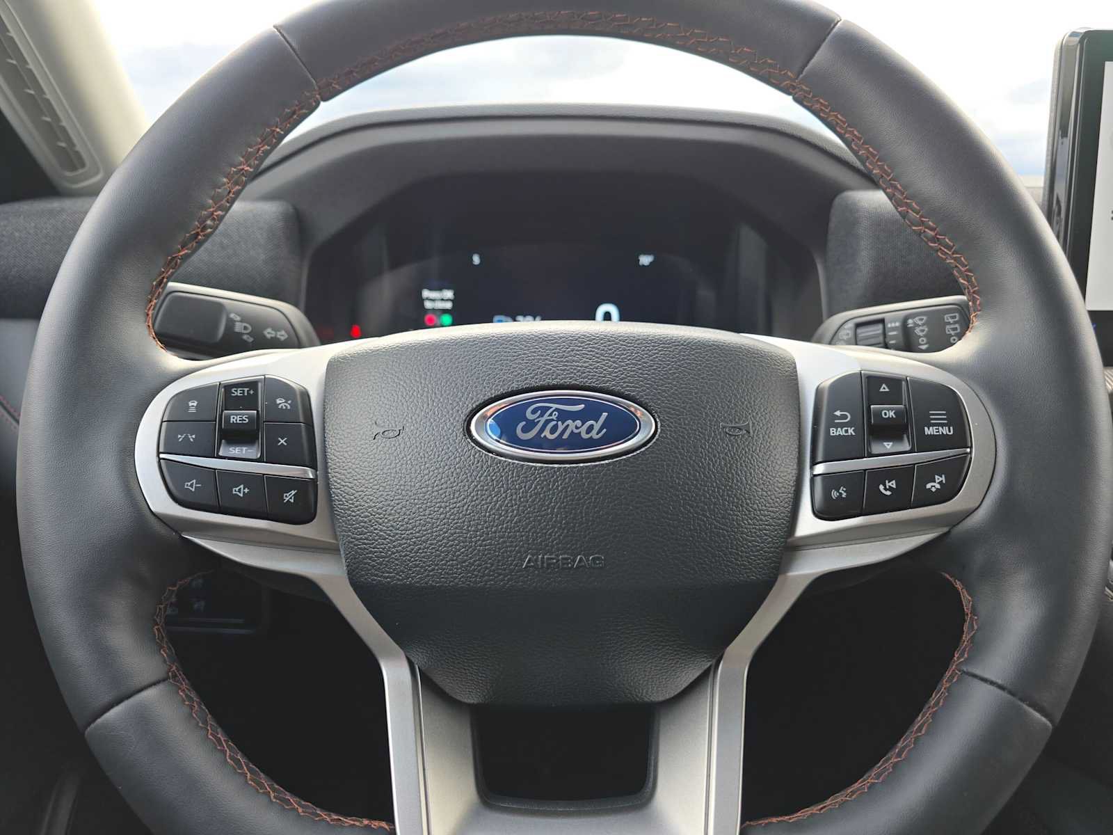 Used 2025 Ford Explorer Active w/ Active Comfort Package RWD image 26