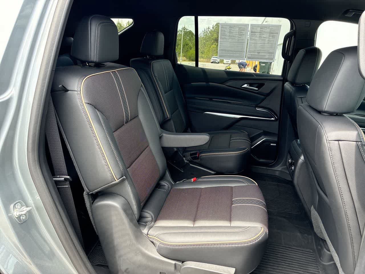 Used 2025 Chevrolet Traverse High Country w/ LPO, Floor Liner Package FWD image 27