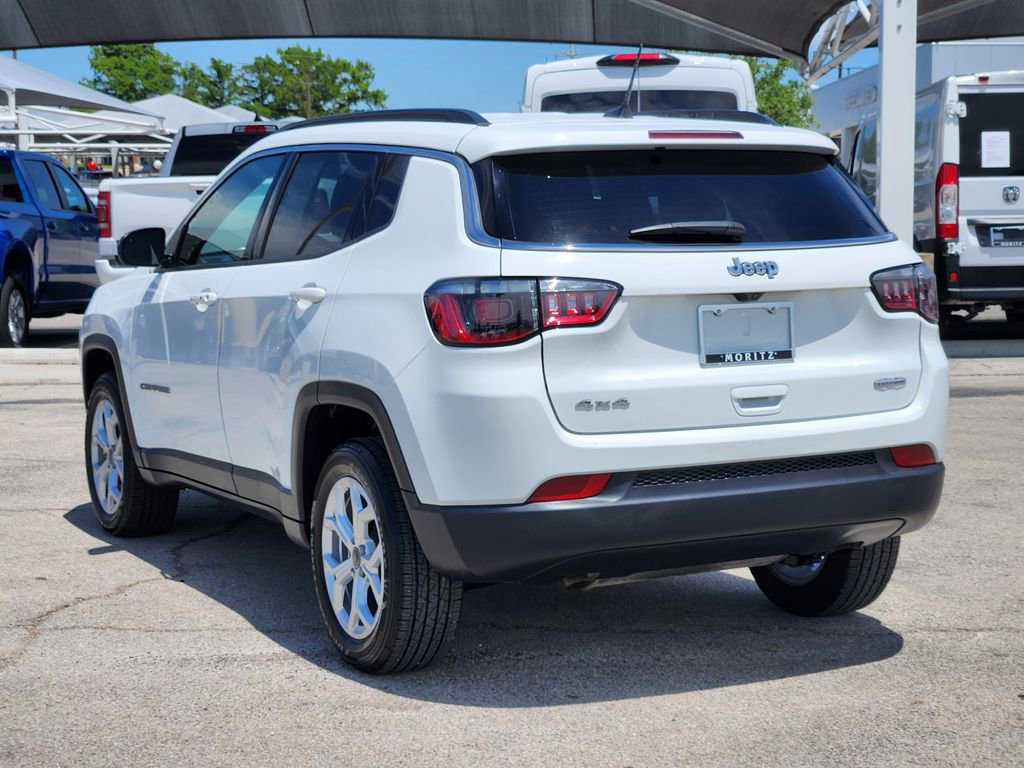 Used 2025 Jeep Compass Latitude AWD/4WD image 7