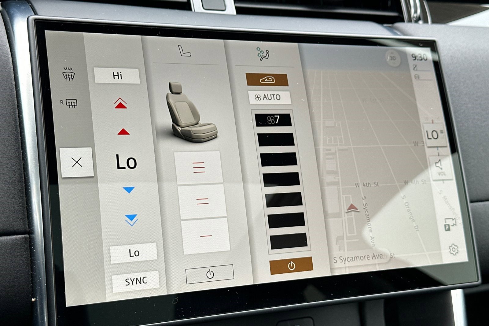 Used 2025 Land Rover Discovery Sport S image 23