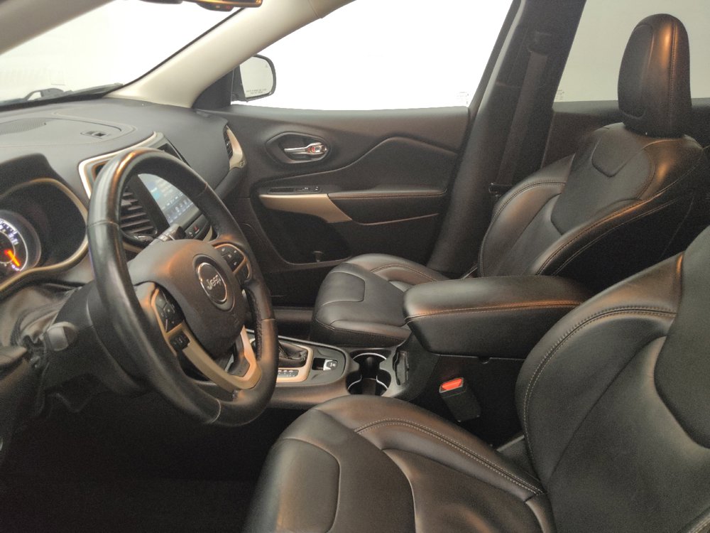 Used 2018 Jeep Cherokee Limited FWD image 17