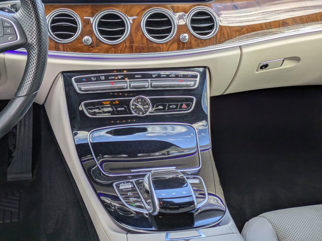 Used 2017 Mercedes-Benz E 300 image 17