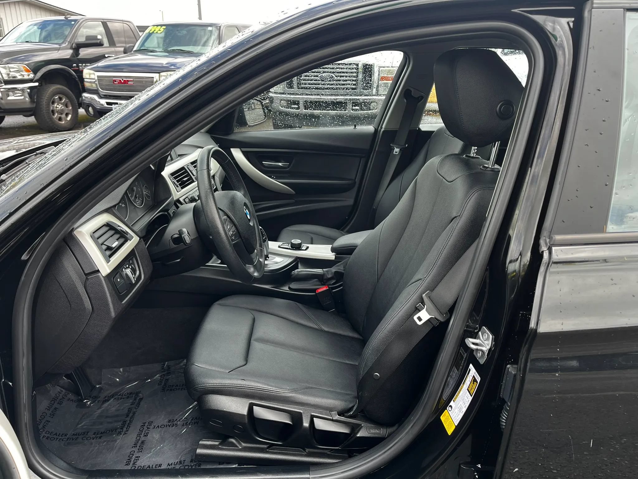 Used 2017 BMW 320i Sedan RWD image 9