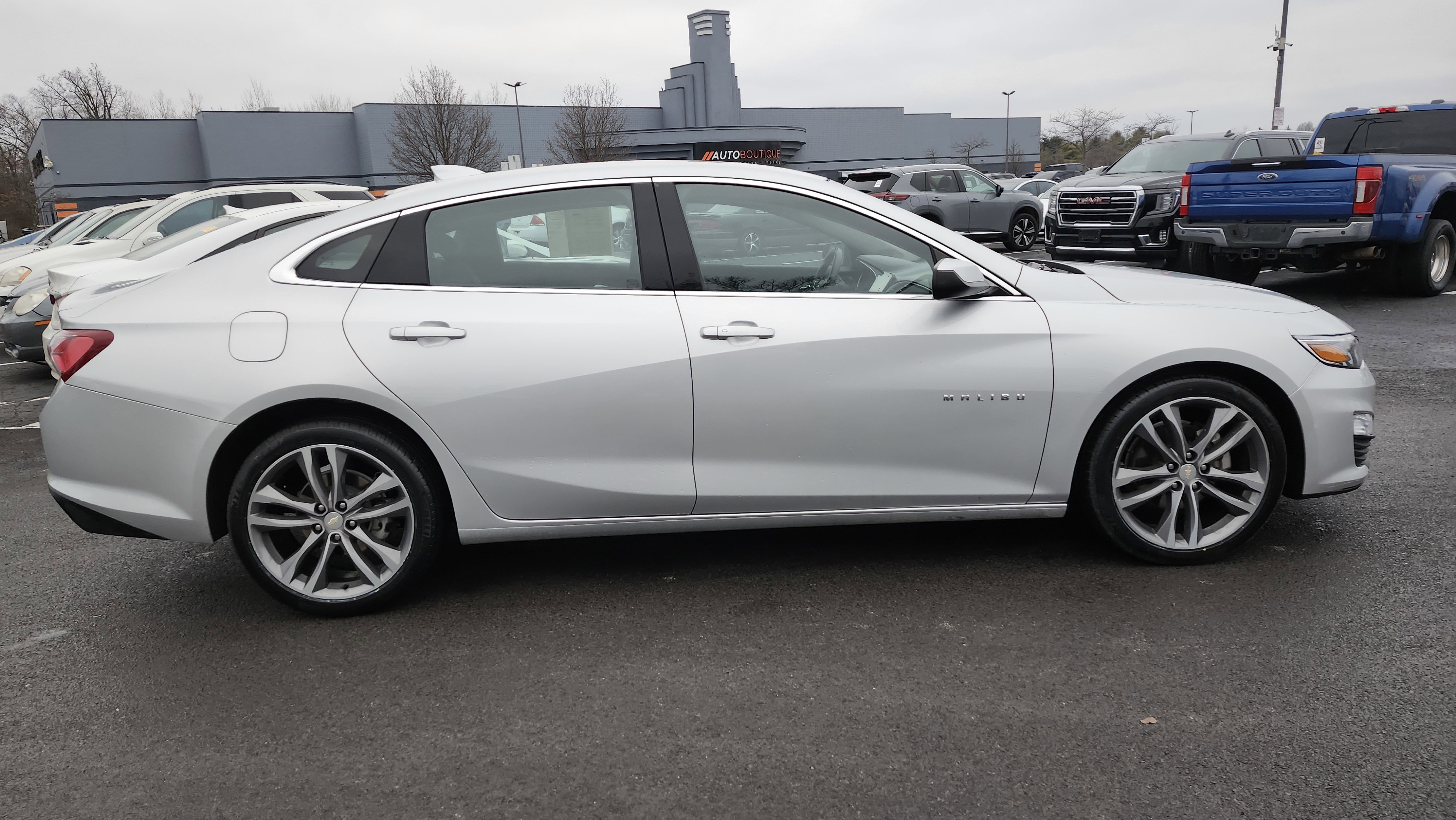 Used 2022 Chevrolet Malibu LT image 16