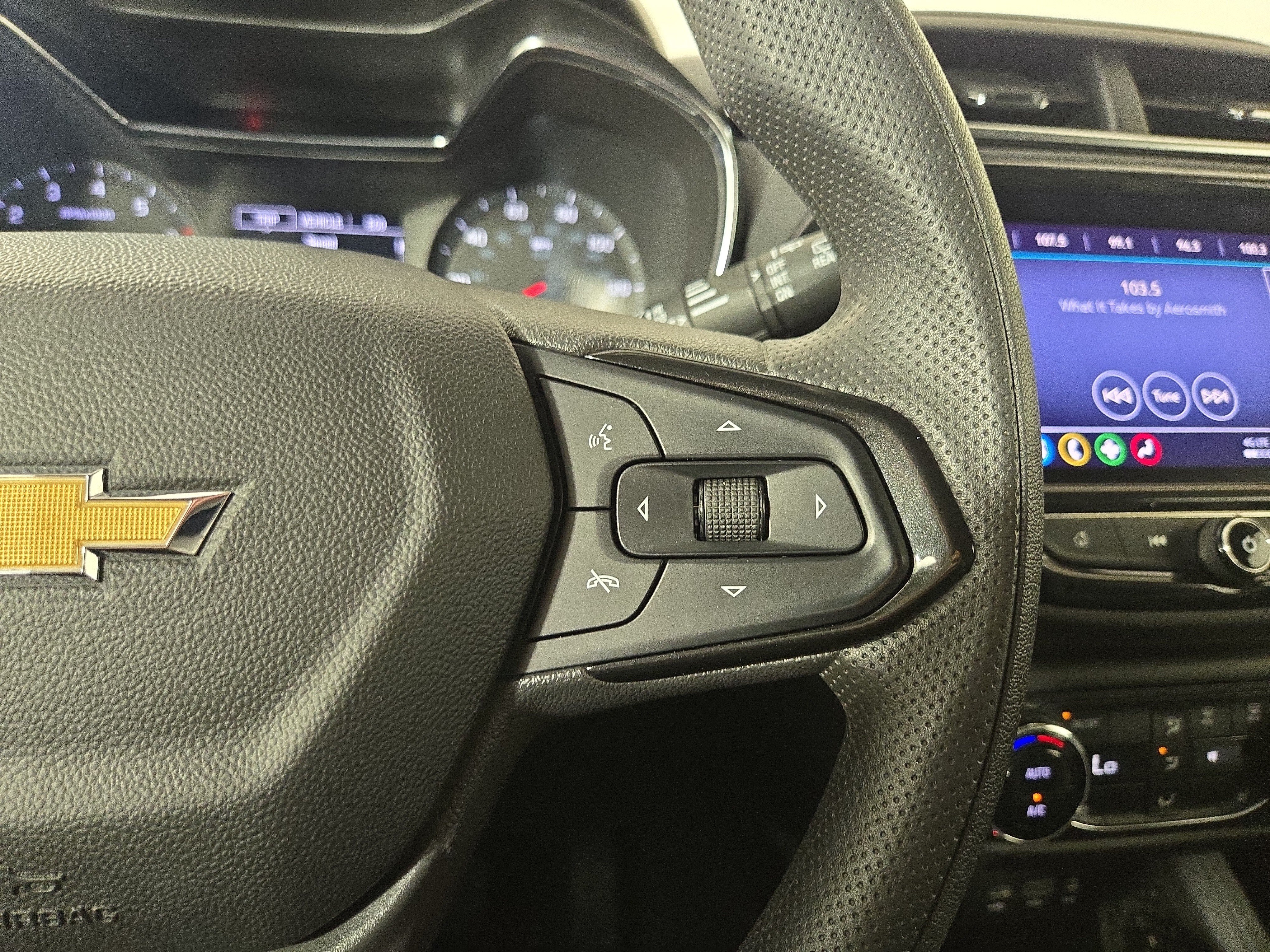 Used 2023 Chevrolet TrailBlazer LT w/ Convenience Package FWD image 17