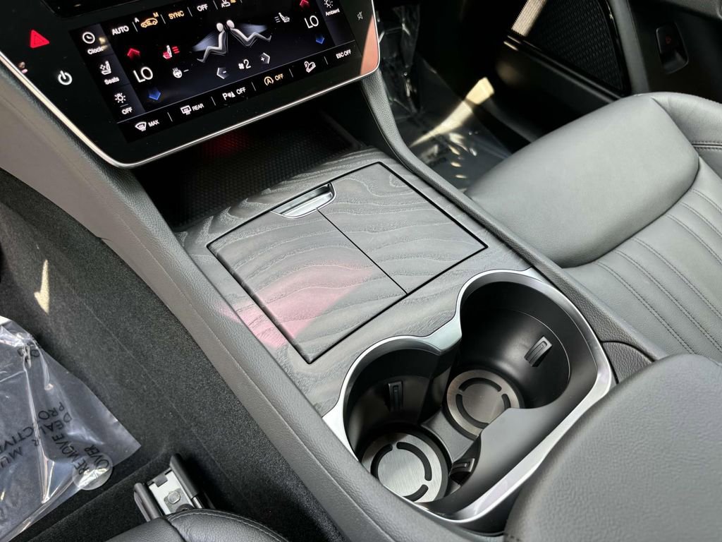 New 2024 Maserati Grecale GT image 36