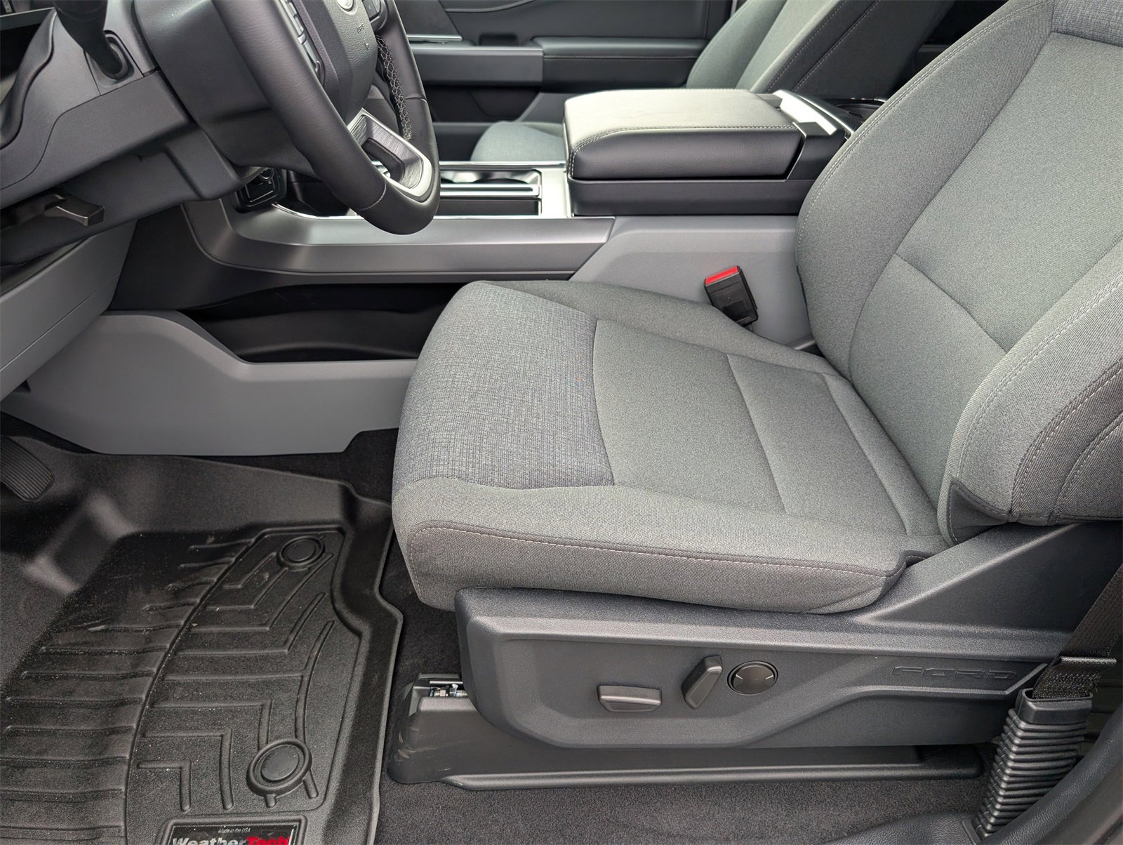 New 2025 Ford F150 XLT w/ Equipment Group 303A High image 15