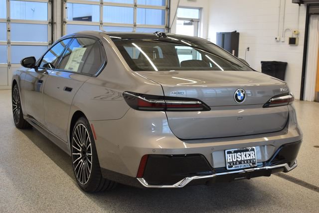 New 2026 BMW 740i xDrive w/ Premium Package AWD/4WD image 13