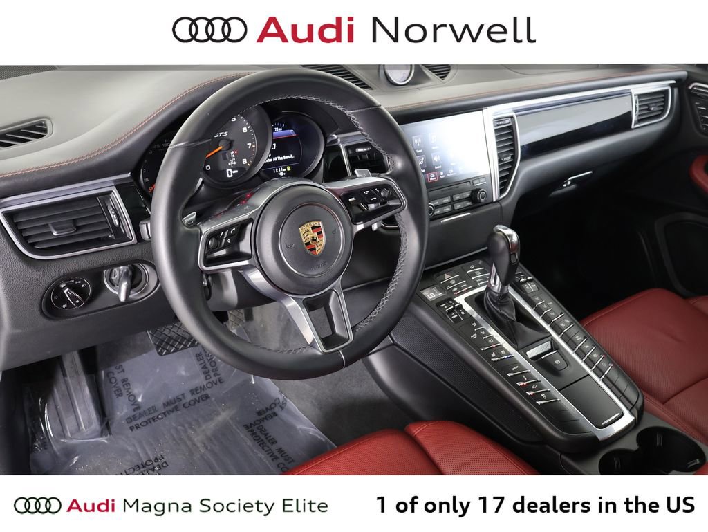 Used 2017 Porsche Macan GTS AWD/4WD image 2