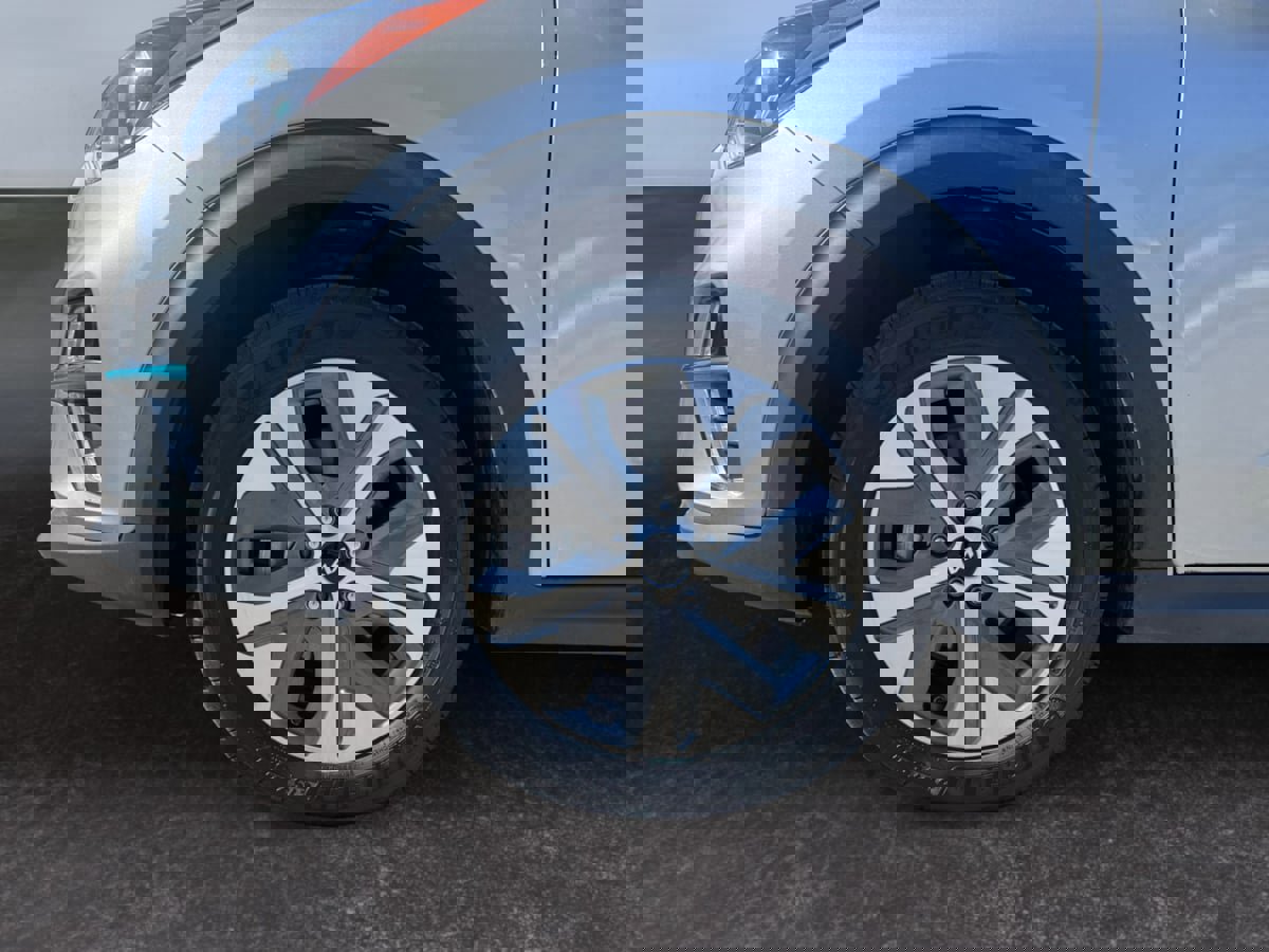 Used 2022 Kia Niro EX image 9