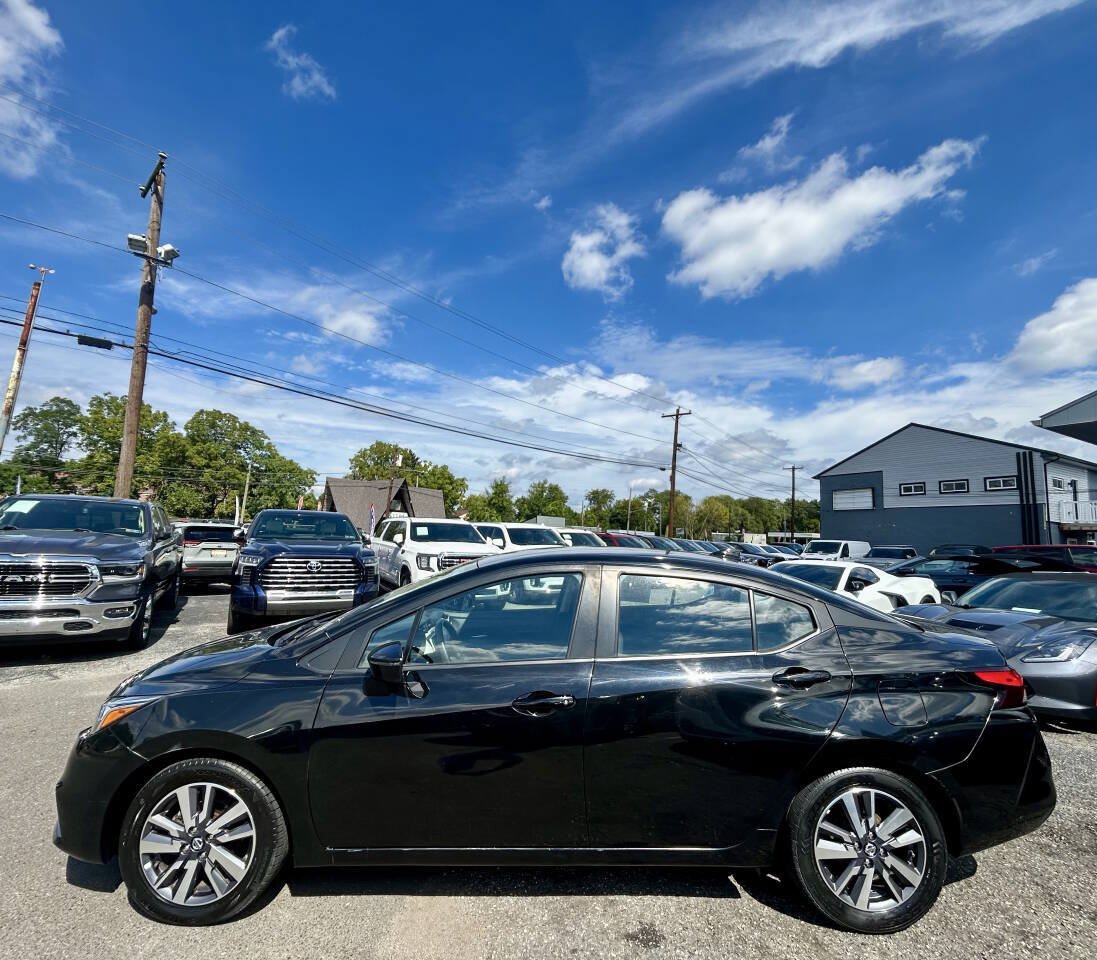 Used 2020 Nissan Versa SV FWD image 2