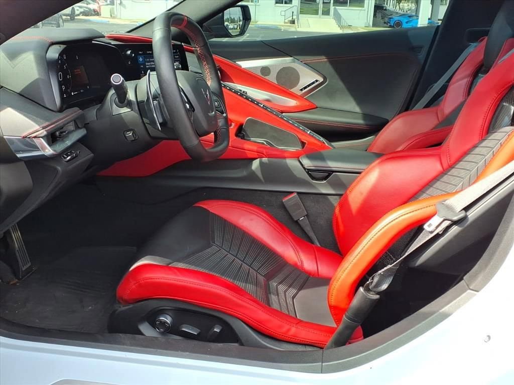 Used 2022 Chevrolet Corvette Stingray Preferred Cpe w/ Z51 Performance Package RWD image 18