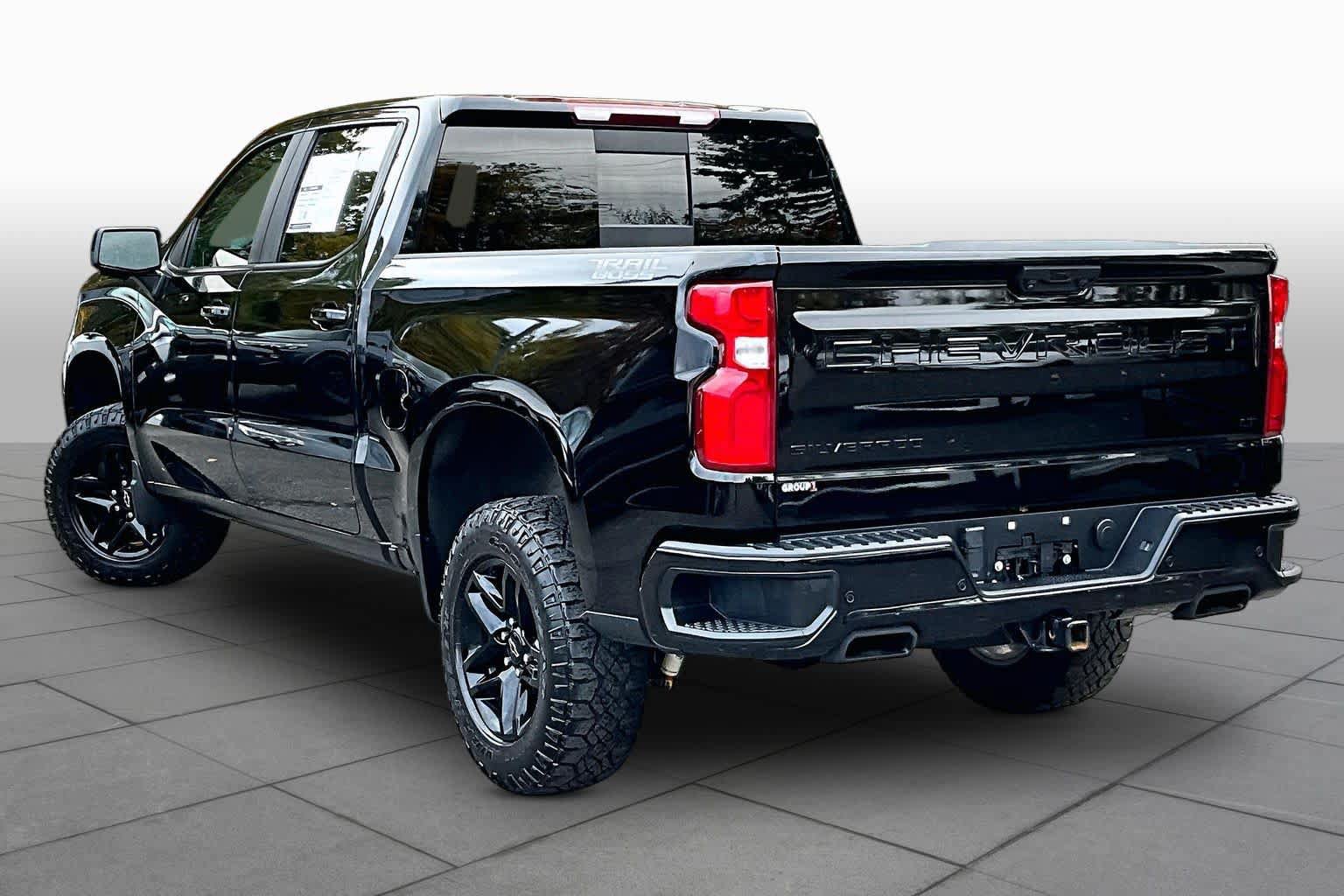 Used 2022 Chevrolet Silverado 1500 LT Trail Boss w/ LT Trail Boss Premium Package AWD/4WD image 12