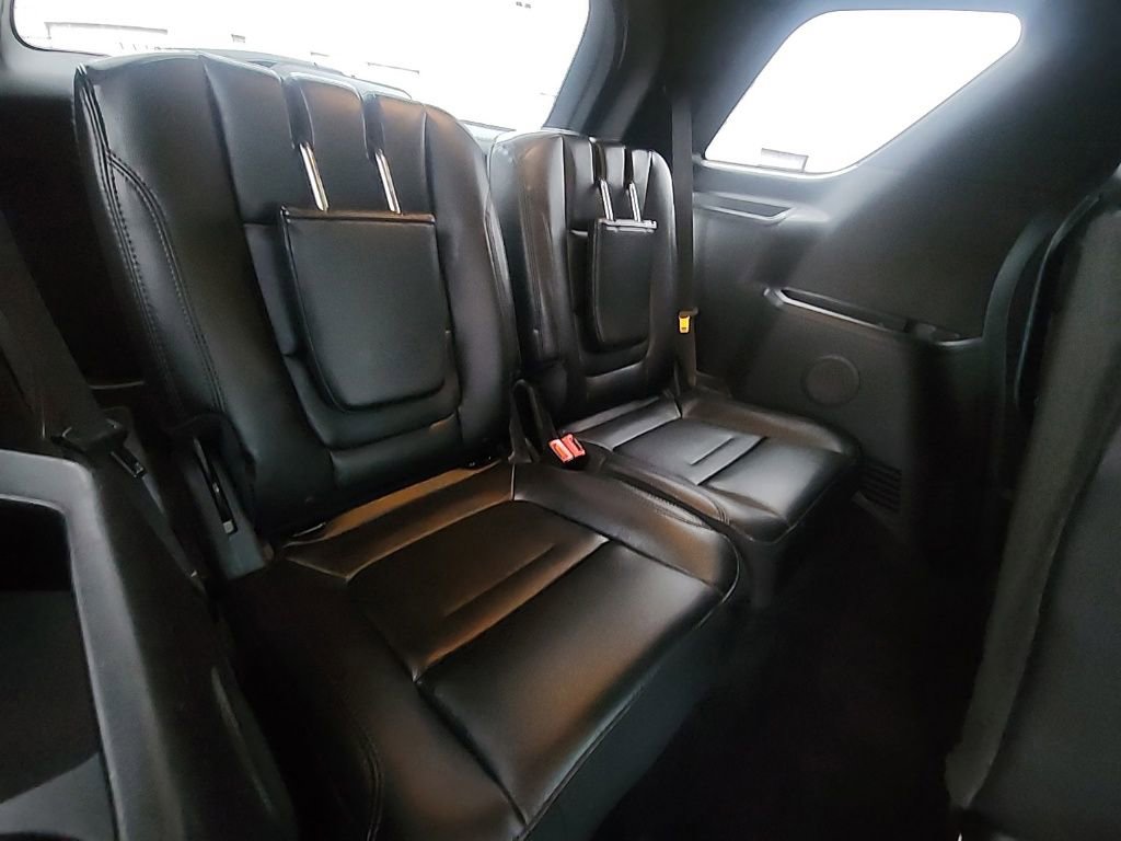 Used 2017 Ford Explorer XLT w/ Equipment Group 202A image 27
