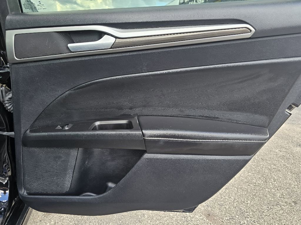 Used 2020 Ford Fusion SEL FWD image 35