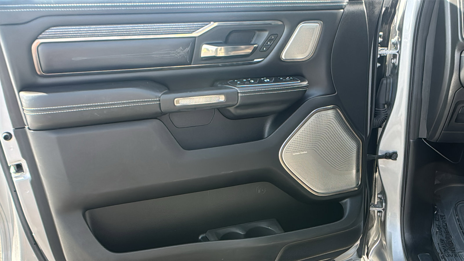 Used 2019 RAM 1500 Limited AWD/4WD image 29